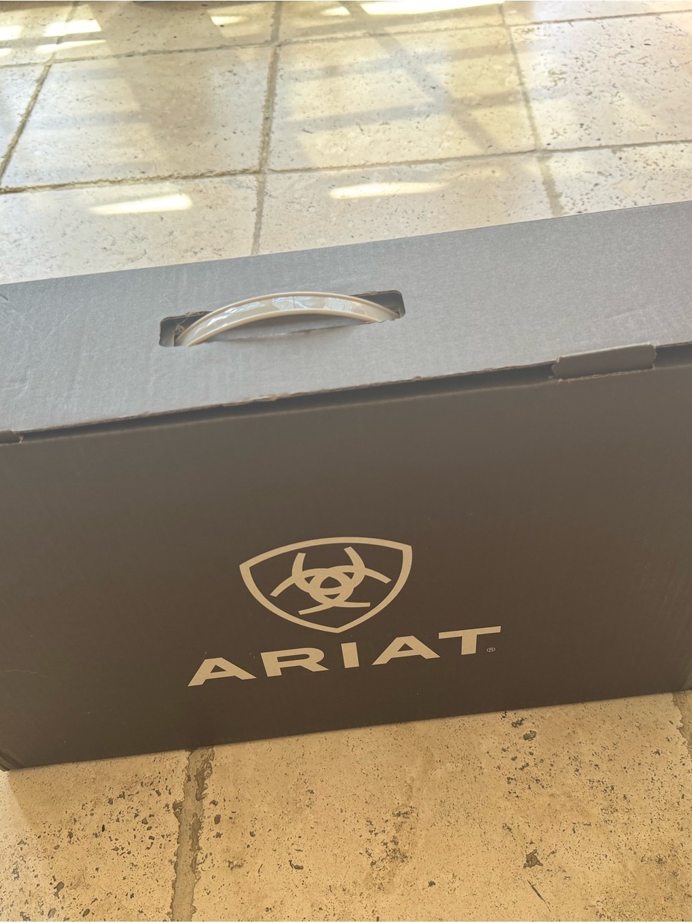 NWT 🔥Ariat Dark Brown Leather Boots with Cream Shearling Cuff - Picture 2 of 8